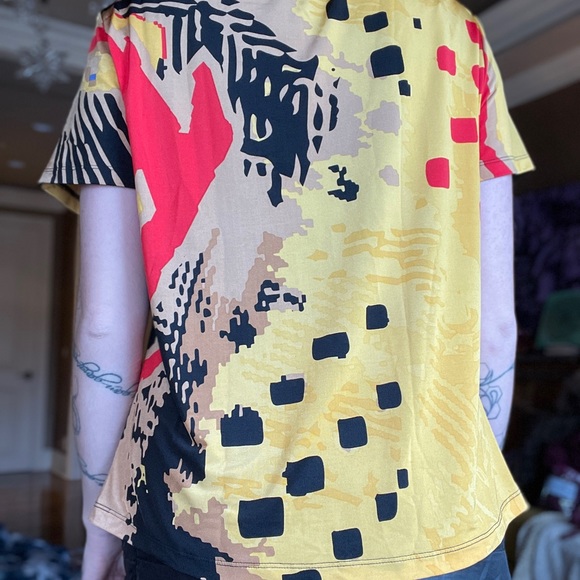 Unique Shirt - Picture 3 of 4